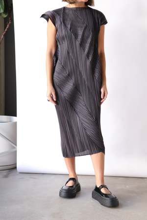 Pleats Please Issey Miyake Cosmic Rays Dress - Gray | Garmentory