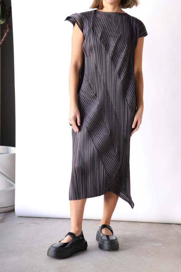Pleats Please Issey Miyake Cosmic Rays Dress - Gray | Garmentory