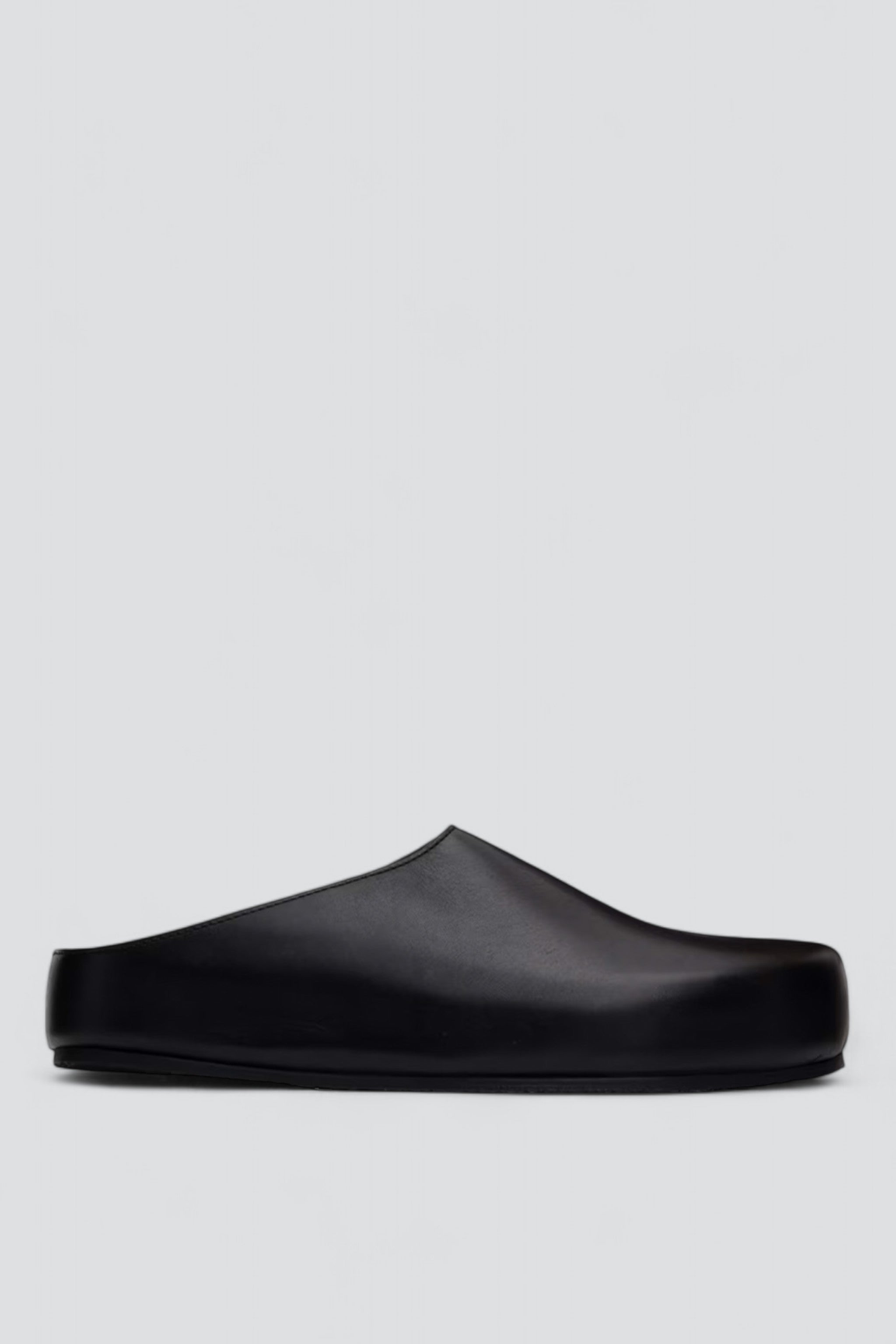 Studio Nicholson Men\'s Wearing Clog - Size 42 - Black Leather Slide Studio Nicholson Wearing Clogs - Black | Garmentory main image 2