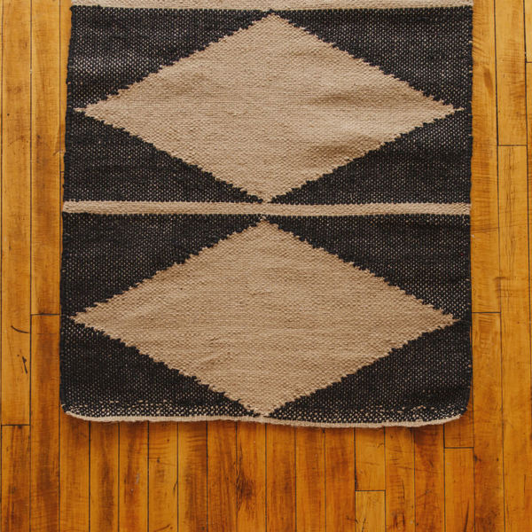 Will & Atlas Handloomed Diamond Floor Mat - Charcoal/Natural