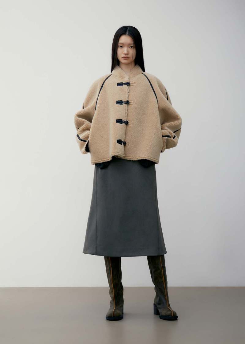 [LOW CLASSIC] /☆24FW SHORT SHEARLING REVERSIBLE COAT/BEIGE Short Shearling Reversible Coat