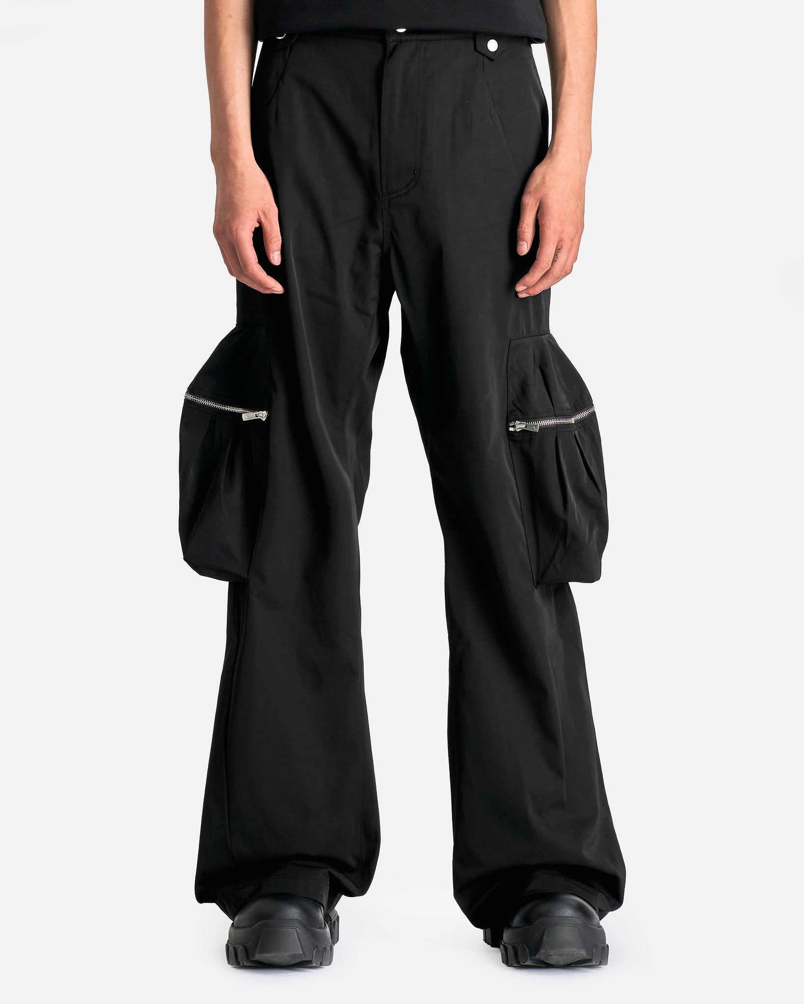 FFFPOSTALSERVICE Flare Cargos V4 - Black | Garmentory