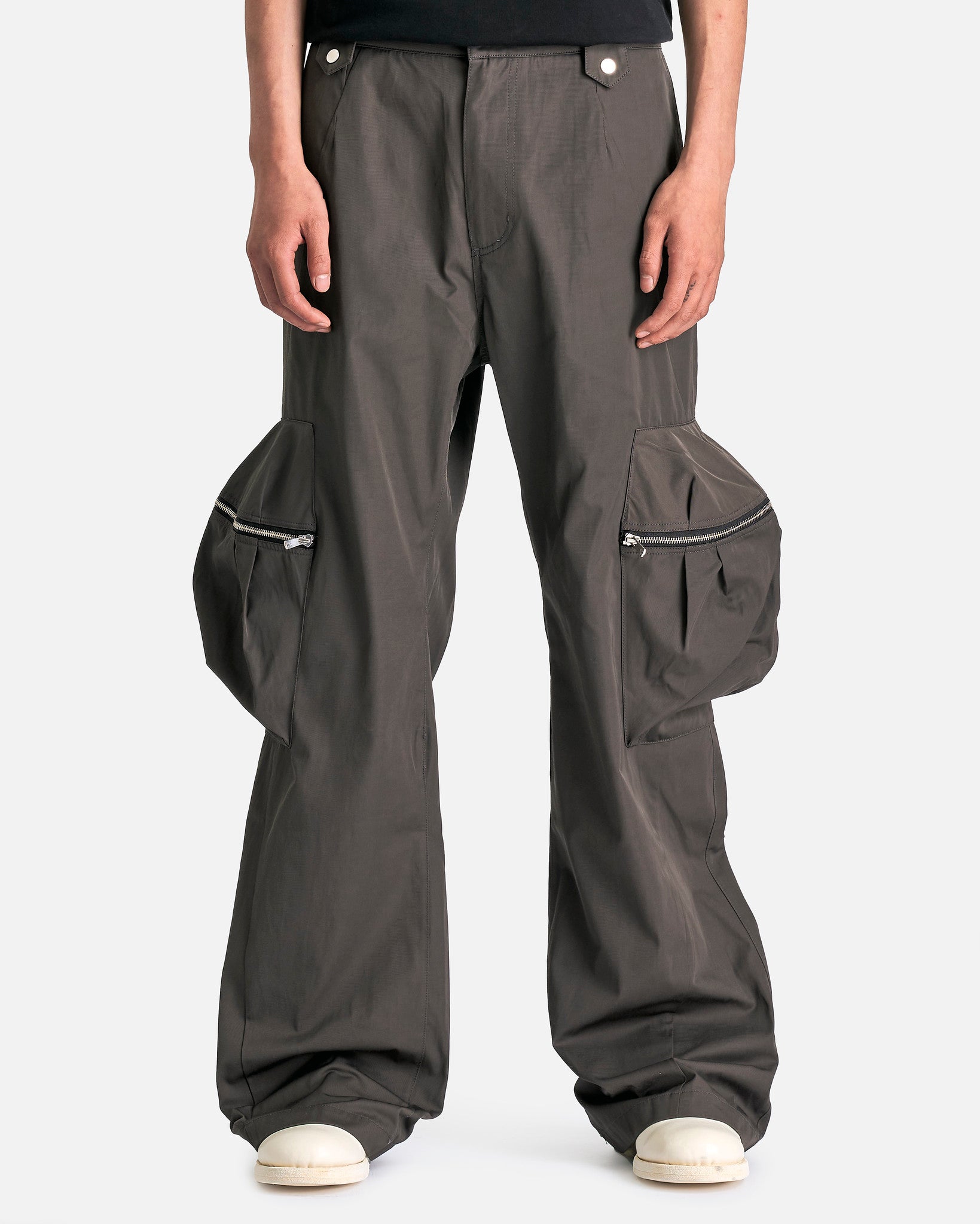 j*a様 cvtvlist FLARE CARGO PANTS j*a様 cvtvlist FLARE CARGO PANTS - メルカリ