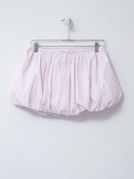 【関税込み】Sandy Liang ピンク Nalu ミニスカート Sandy Liang Coda Skirt - Pink Mesh | Garmentory