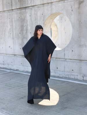 PLEATS PLEASE BASIC MADAME-T ブラックSMALL BASIC MADAME-T SMALL Stole Black – The official ISSEY MIYAKE