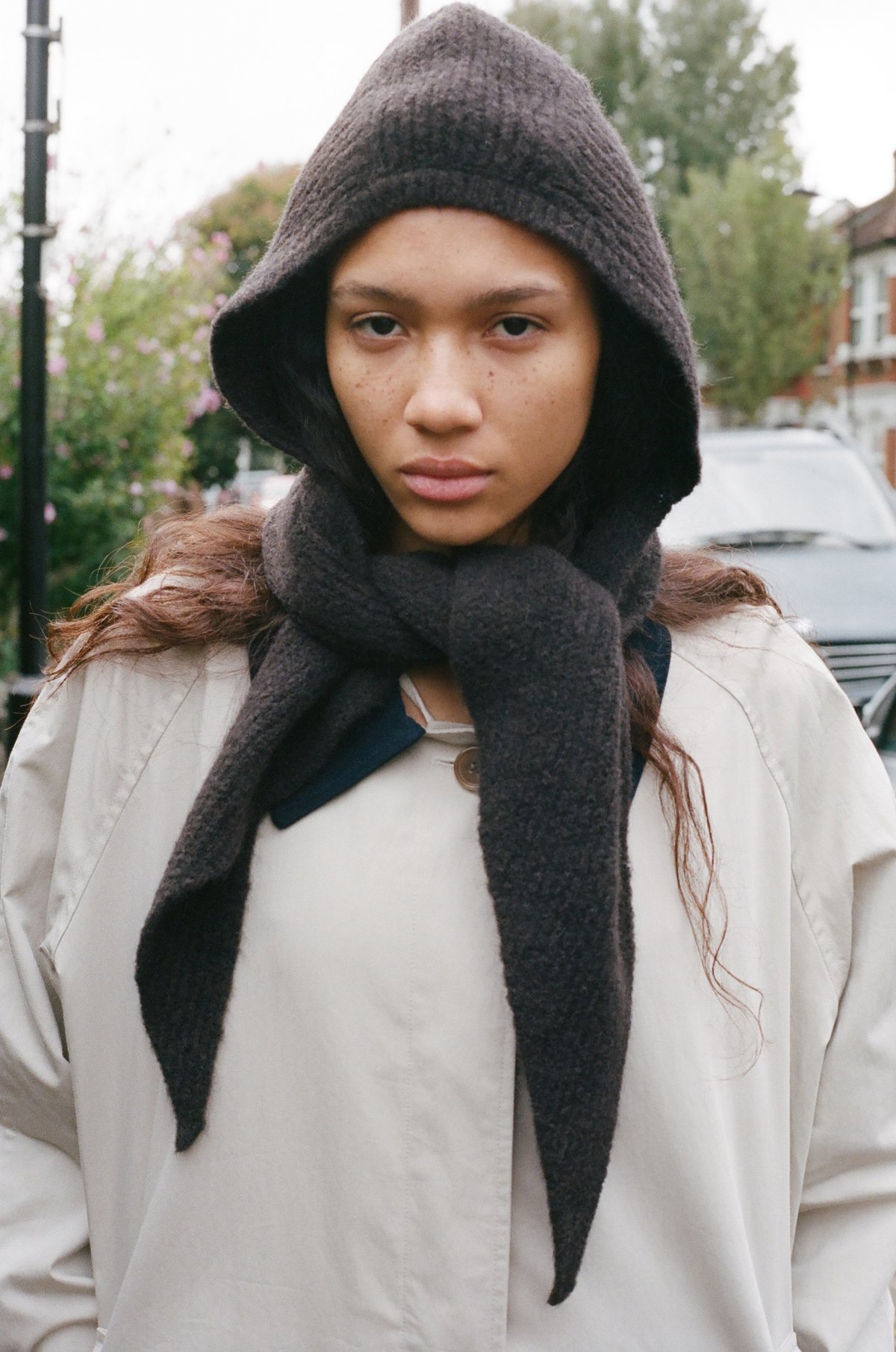 小物 paloma wool Coucou COUCOU-Taupe warm knitted bonnet with a wide tie to wear