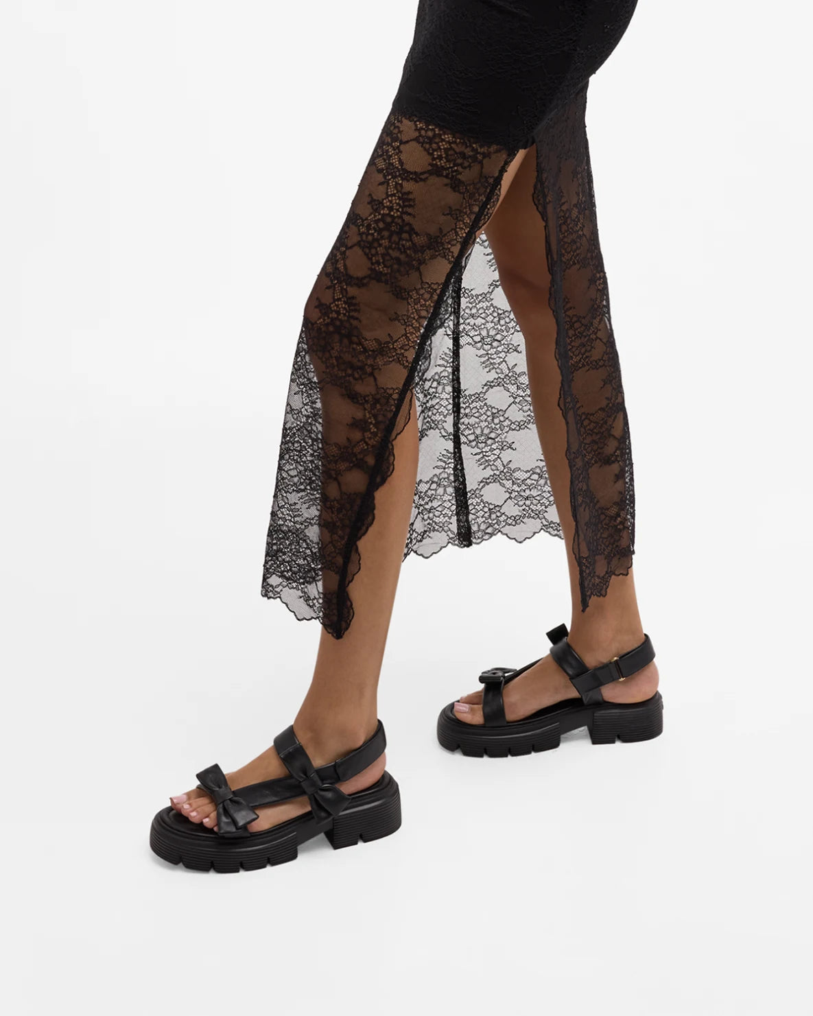 【Stuart Weitzman】ソフィア ノリータ Amazon.com | Stuart Weitzman Women's Sofia Nolita Sandals