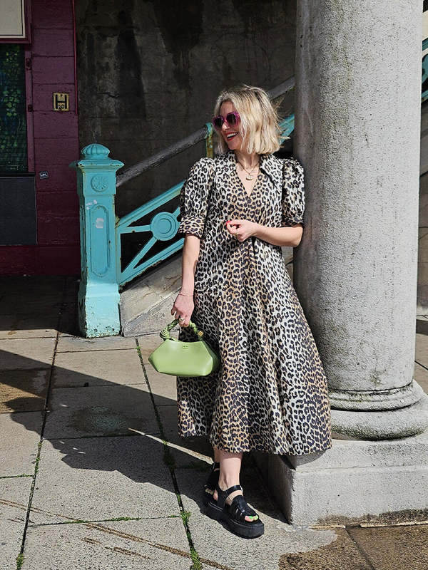 ワンピース Ganni Leopard poplin dress Leopard Leopard Cotton Poplin V-neck Maxi Dress | GANNI US