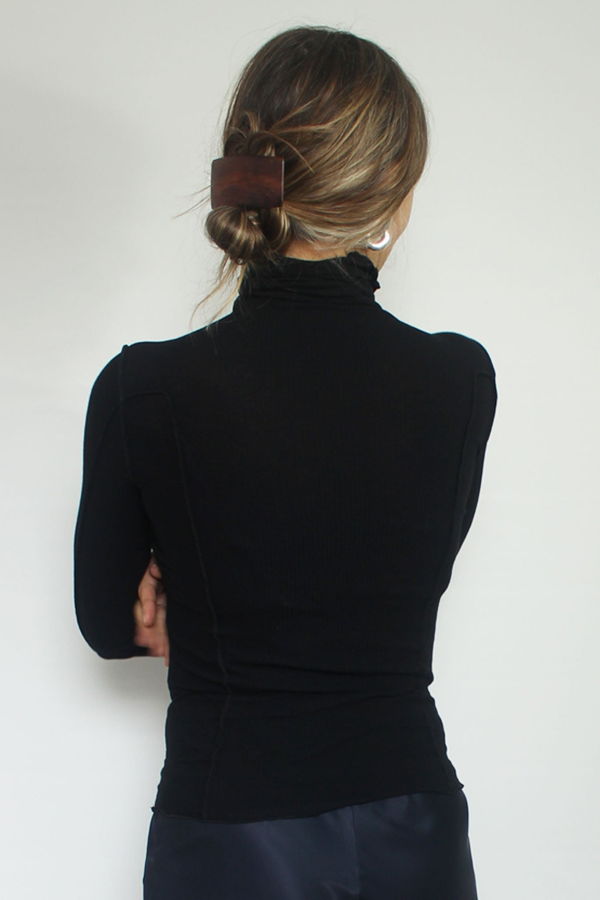 Baserange Omato Turtleneck