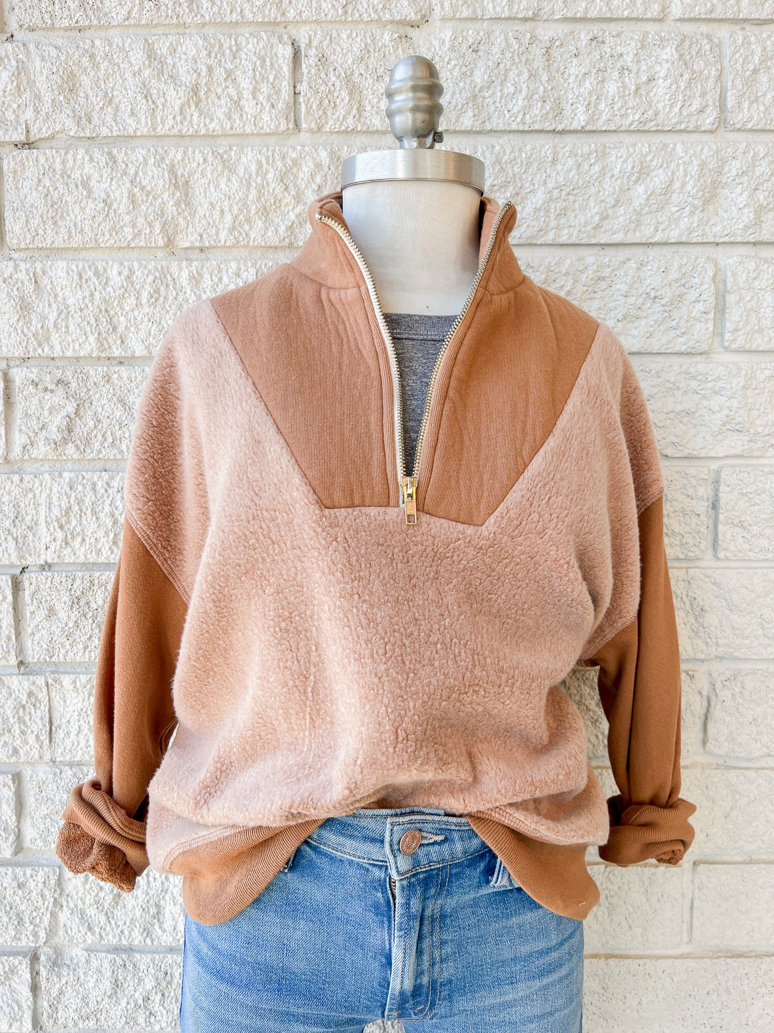 The The Slouch Trail Sweatshirt Fawn