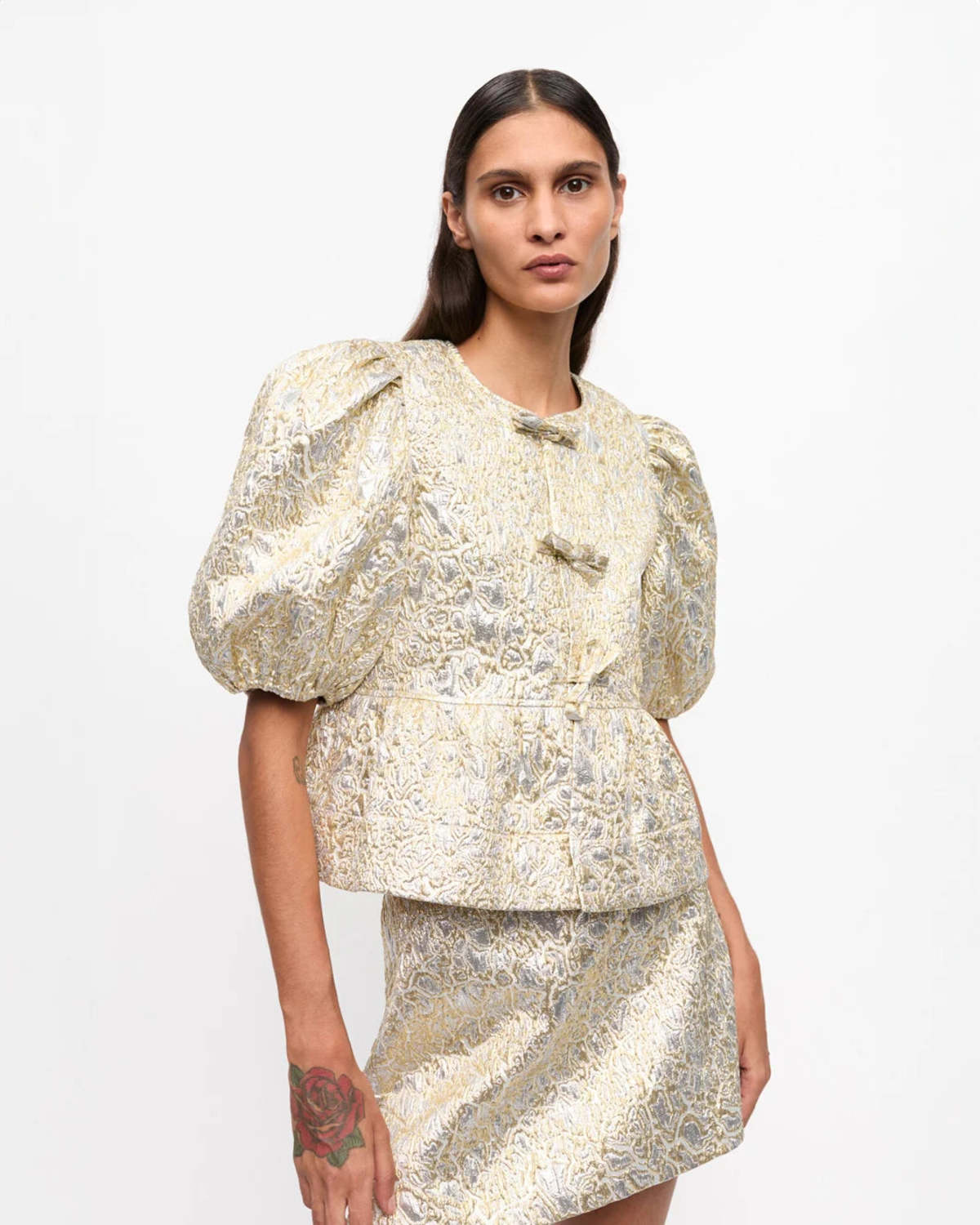 GANNI GOLD AND SILVER PEPLUM ブラウス Ganni Peplum Tie String Blouse - Gold/Silver | Garmentory