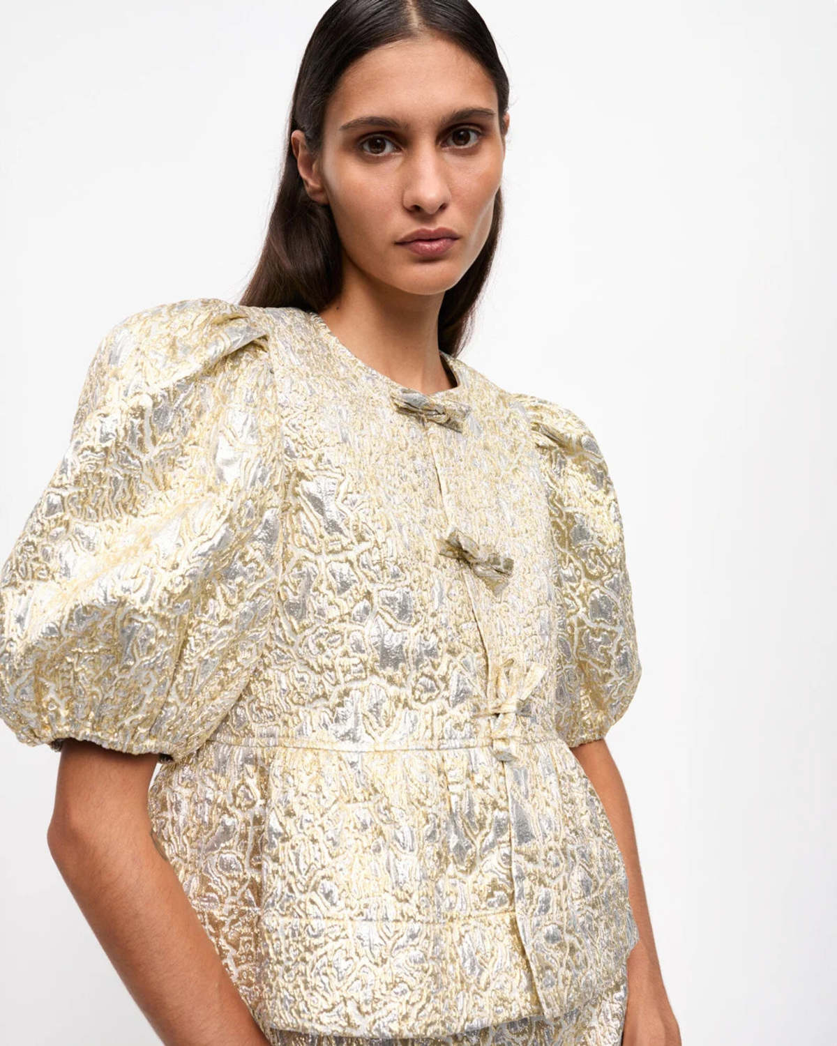 GANNI GOLD AND SILVER PEPLUM ブラウス Ganni Peplum Tie String Blouse - Gold/Silver | Garmentory
