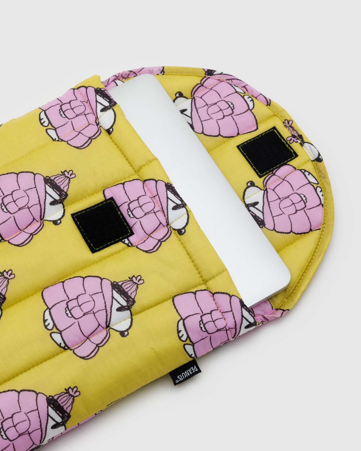 BAGGU Puffy Laptop Sleeve 13/14 - Puffer Snoopy Pink | Garmentory