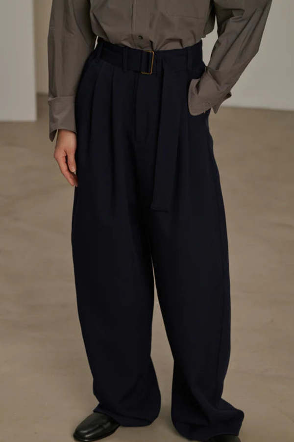 パンツ soeur FW25 COLE PANT BELTED (PAN0173COLE GRI0125W) soeur Cole Trousers - Navy | Garmentory