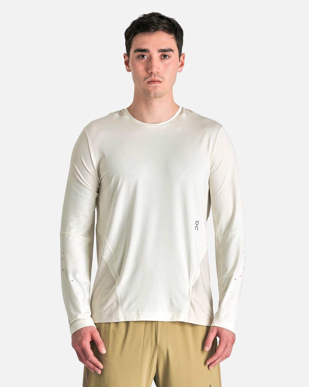 【PAF】Onエディション オフホワイト Running ロング Tシャツ ON Running PAF Running T-Shirt - Ice | Garmentory