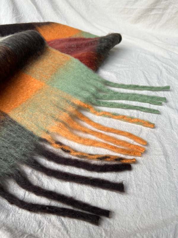 Pipe & Row CHUNKY PLAID SCARF - Multi