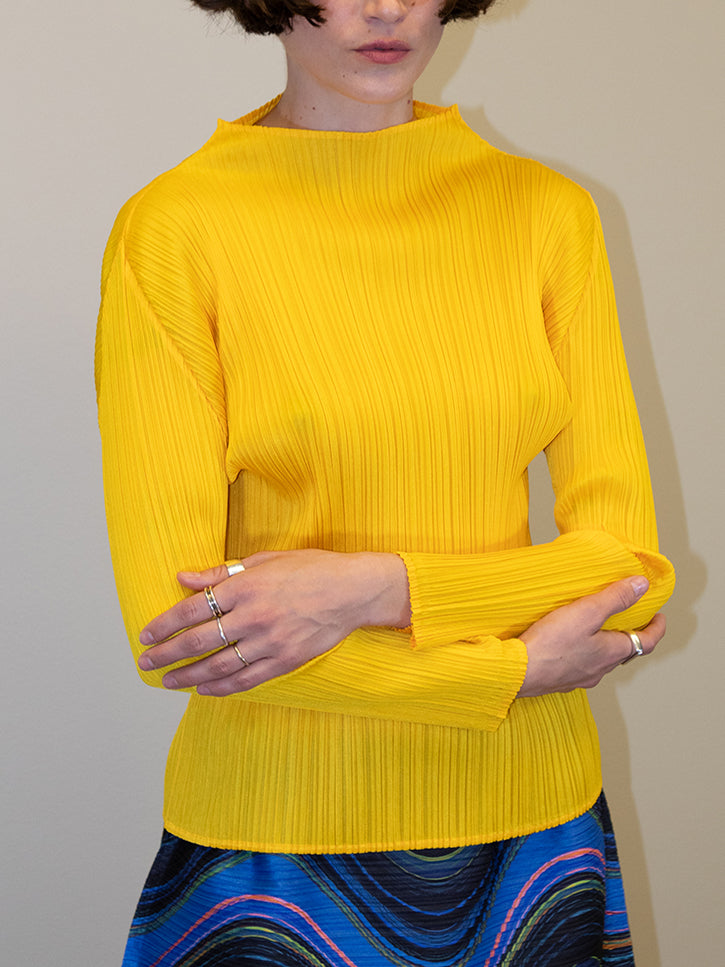 ISSEY MIYAKE トップス　M イエロー Issey Miyake Classic Long Sleeve Mock Neck Top - Yellow | Garmentory