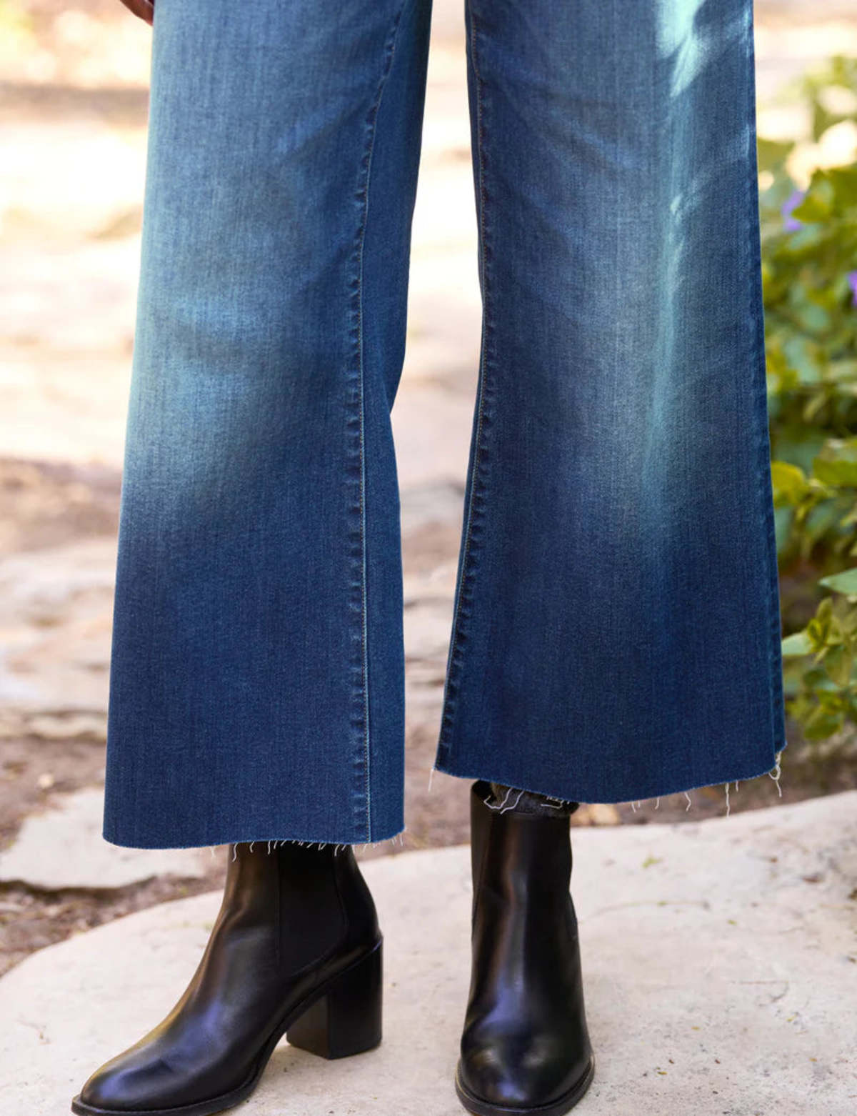 Frank & Eileen GALWAY WIDE LEG JEAN - BLUE WASH - Image 3 of 4
