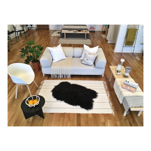 Hawkins NY Icelandic Sheepskin - Black Hawkins NY Icelandic Sheepskin - Black
