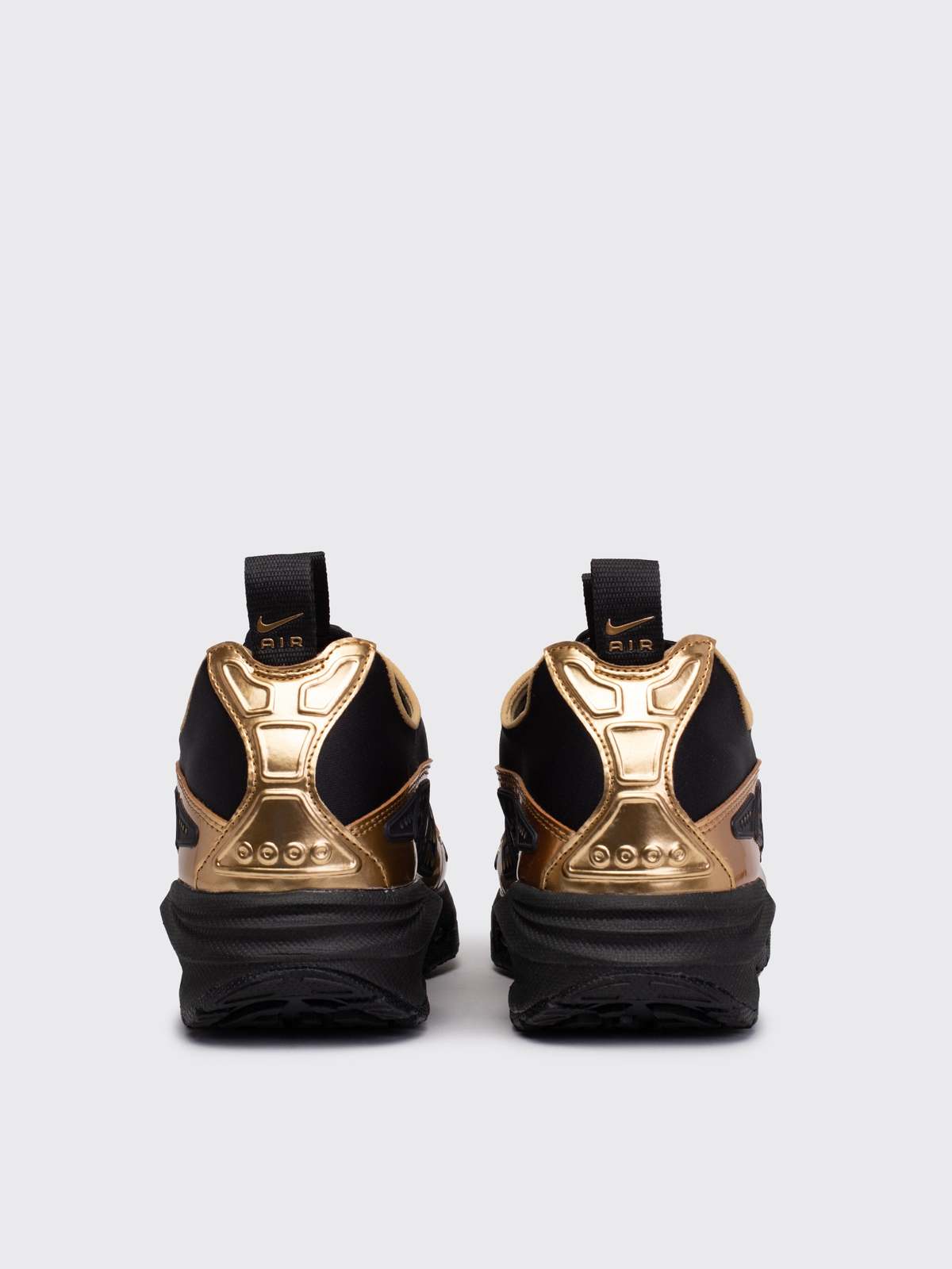 Nike Air Max SNDR Sneaker - Black/Metallic Gold-Black-Dk Smoke 