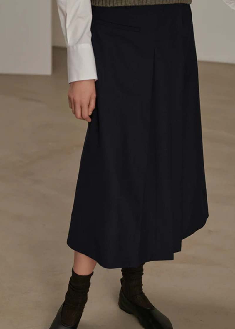 スカート soeur FW25 VARNA PLEATED MIDI SKIRT (JUP0131VARNA GRI2125W) Soeur Varna Skirt | goop