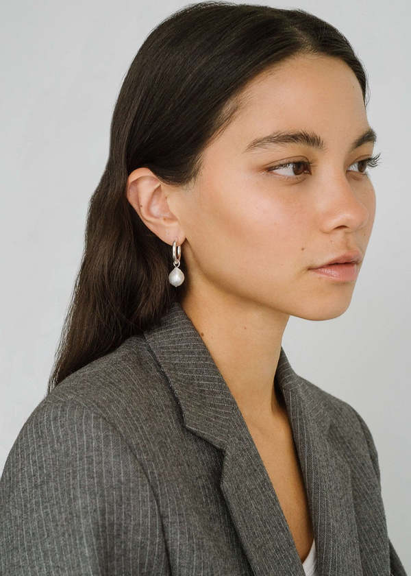 Kara Yoo Uma Hoop Earrings + Wrinkle Pearl Charms - Sterling Silver