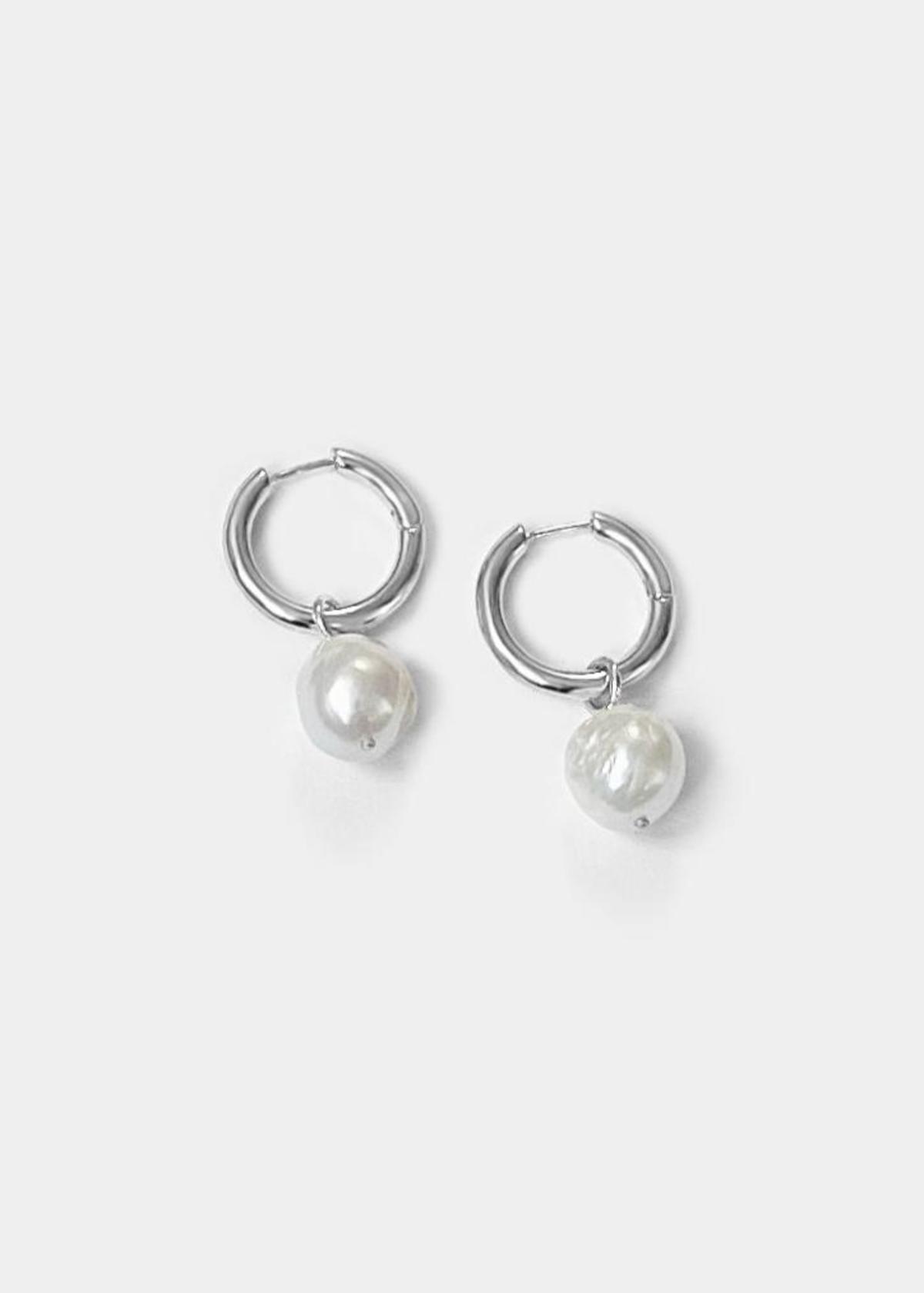 Kara Yoo Uma Hoop Earrings + Wrinkle Pearl Charms - Sterling Silver - Image 2 of 2