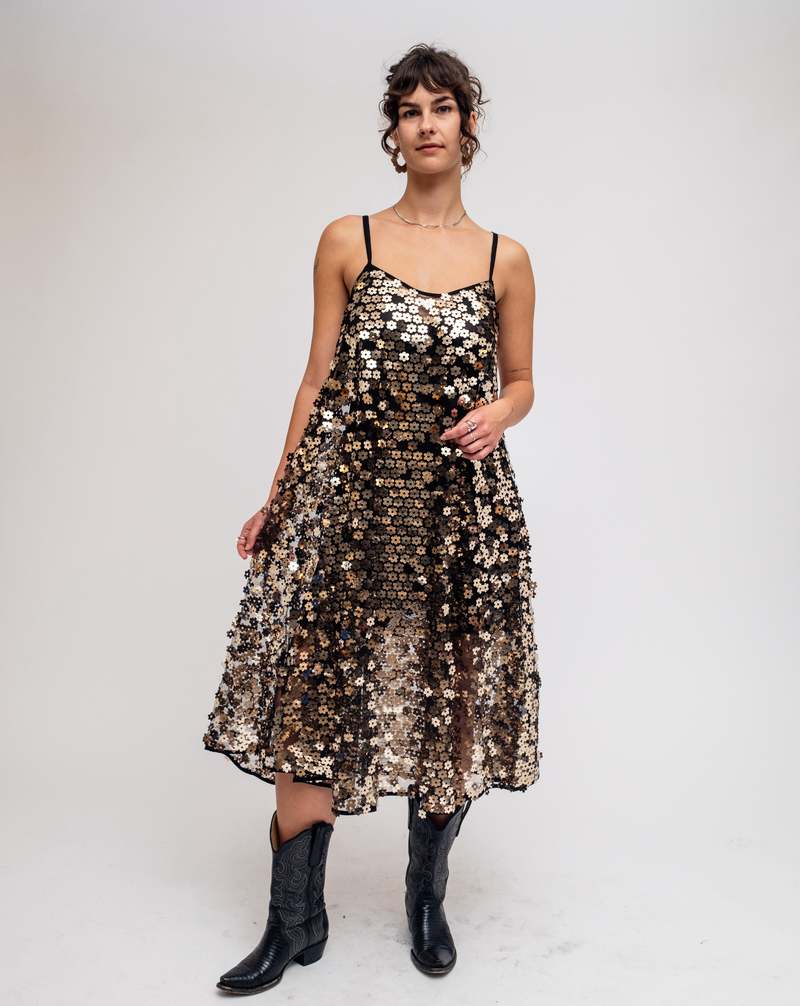 green emerald velvet dress SEQUINS FITTED DRESS - IRIDESCENT main image 1