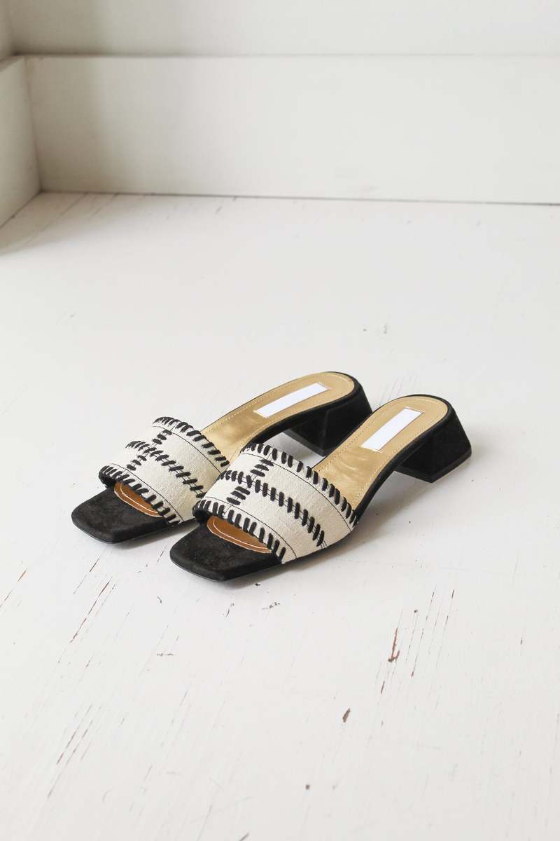 Suzanne Rae Whip Stitch Slide - Black/Cream