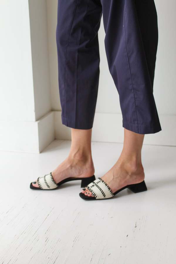 Suzanne Rae Whip Stitch Slide - Black/Cream
