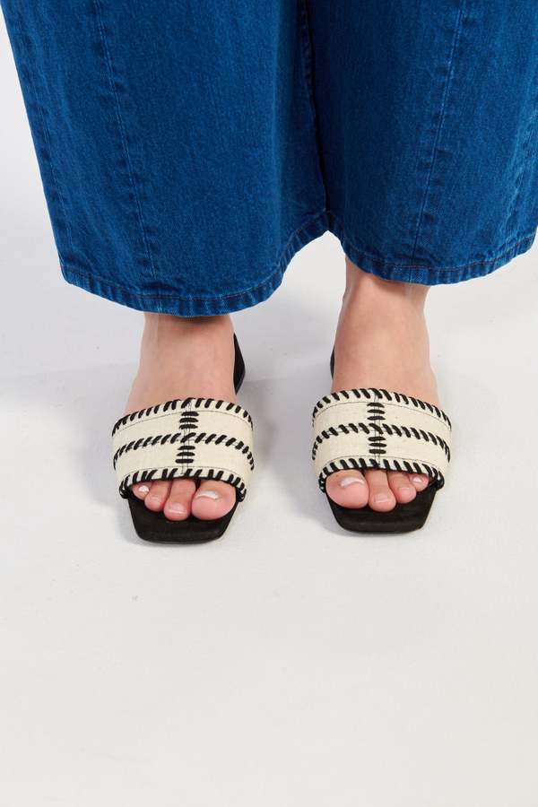Suzanne Rae Whip Stitch Slide - Black/Cream