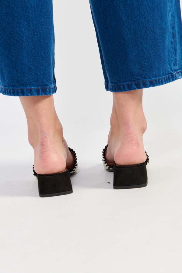 Suzanne Rae Whip Stitch Slide - Black/Cream
