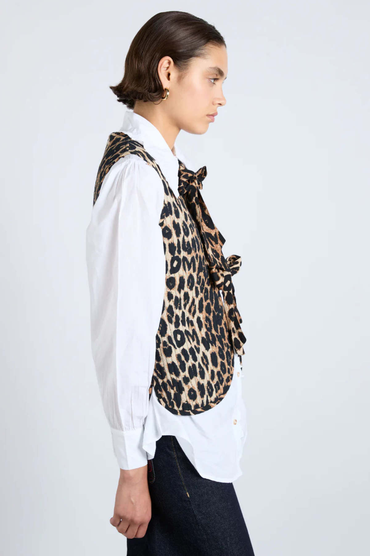トップス DAMSON MADDER LEODARD TIE FRONT GILET Damson Madder Tie Front Tilly Gilet in Leopard | REVOLVE