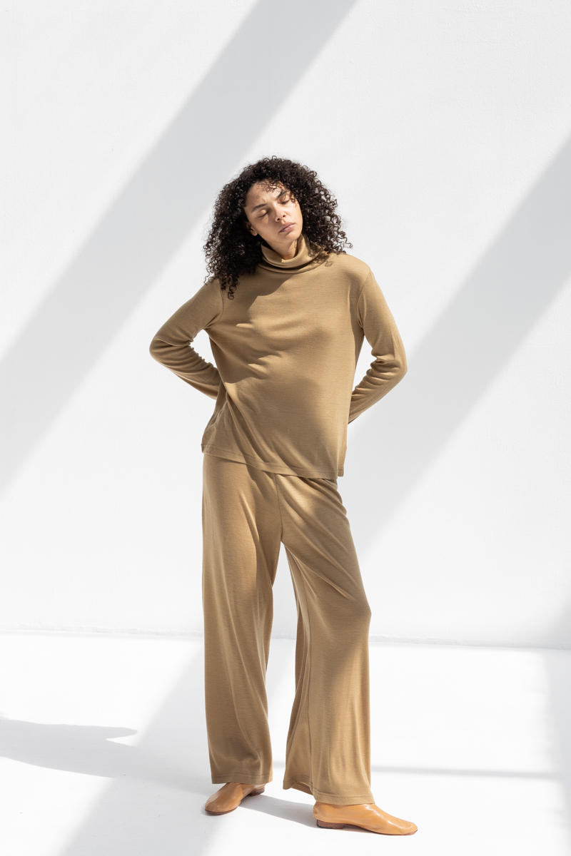 Black Crane Wool Straight Pants - Camel Black Crane Wool Straight Pants - Camel