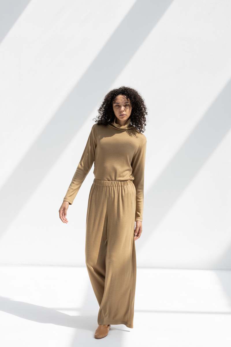 Black Crane Wool Straight Pants - Camel Black Crane Wool Straight Pants - Camel