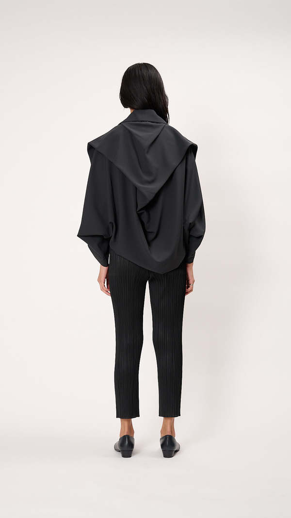 ISSEI MIYAKE カーディガン Issey Miyake Seamless Cardigan - Charcoal | Garmentory