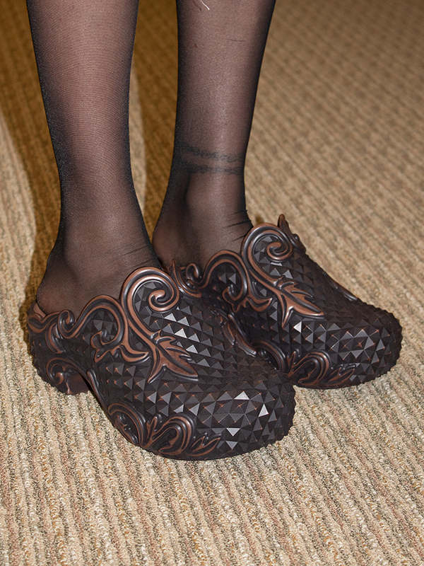 melissa y/project ダークブラウン MELISSA COURT CLOG + Y.PROJECT AD – Melissa Shoes Indonesia