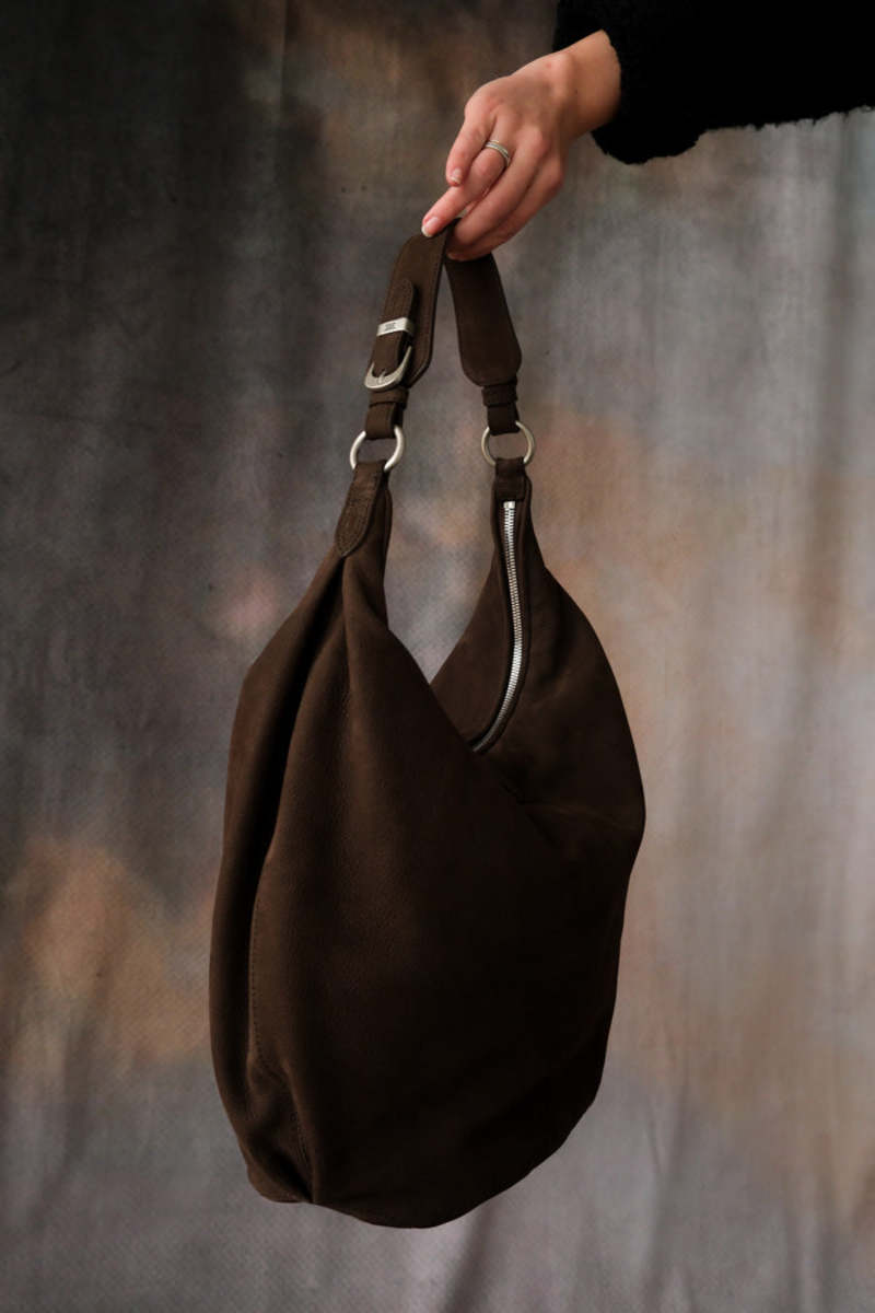 ショルダーバッグ・ポシェット MARGE SHERWOOD [Alpung PICK]PUMPKIN LARGE_hush nubuck Marge Sherwood Large Hush Nubuck Pumpkin Bag | Garmentory