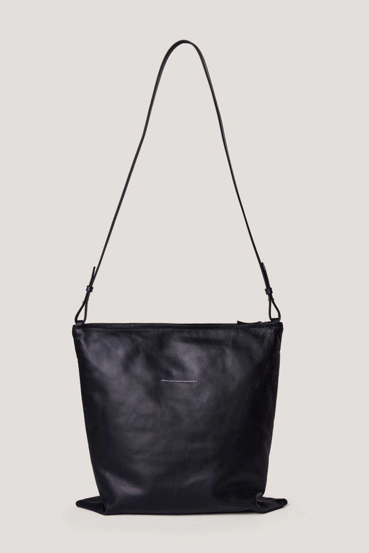 トートバッグ MM6  Tote Pillow in smooth leather MM6 Maison Margiela Pillow Leather Clutch Bag - Brown