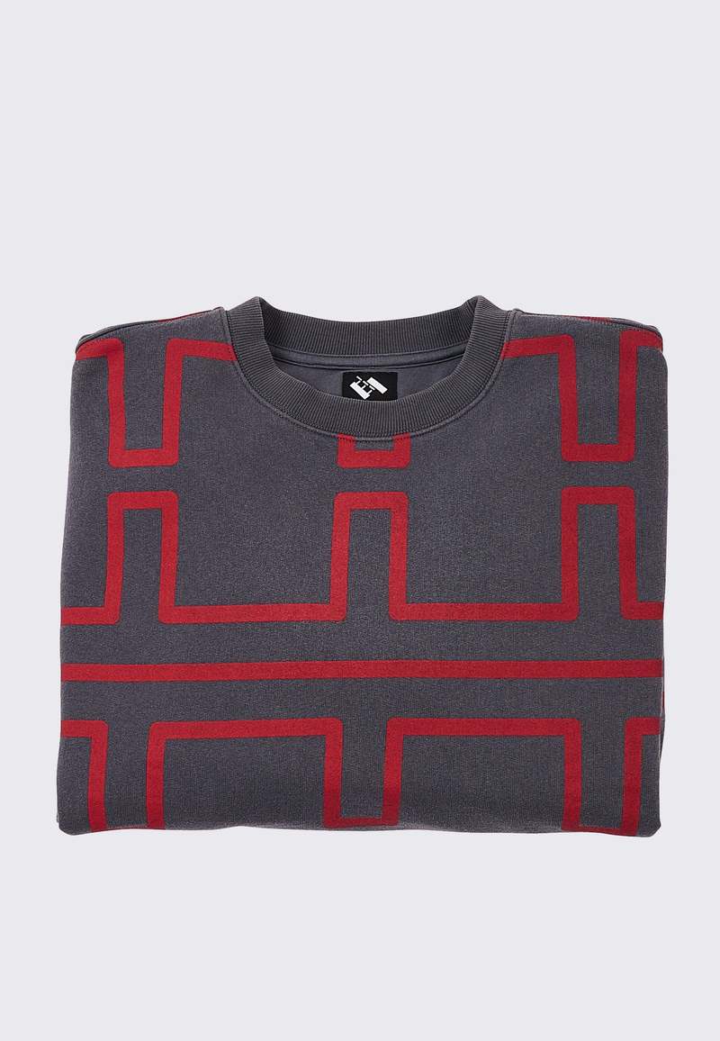 トップス THE TRILOGY TAPES Over Dye Pulse Crew The Trilogy Tapes Overdyed Pulse Crewneck Jumper - Black/Red