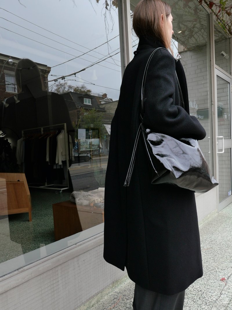 【関税込み】KASSL Editions ブラック Loop トートバッグ Tote leather | black – KASSL Editions