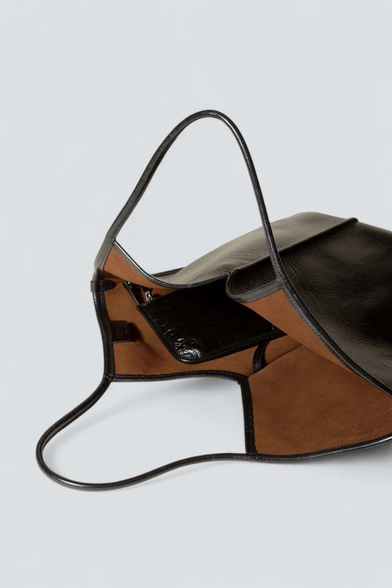 Hereu Calella Distressed Leather Tote Bag - Black Hereu Calella Distressed Leather Tote Bag - Black
