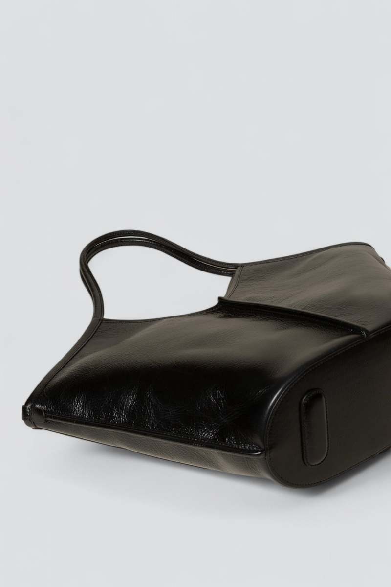 Hereu Calella Distressed Leather Tote Bag - Black Hereu Calella Distressed Leather Tote Bag - Black