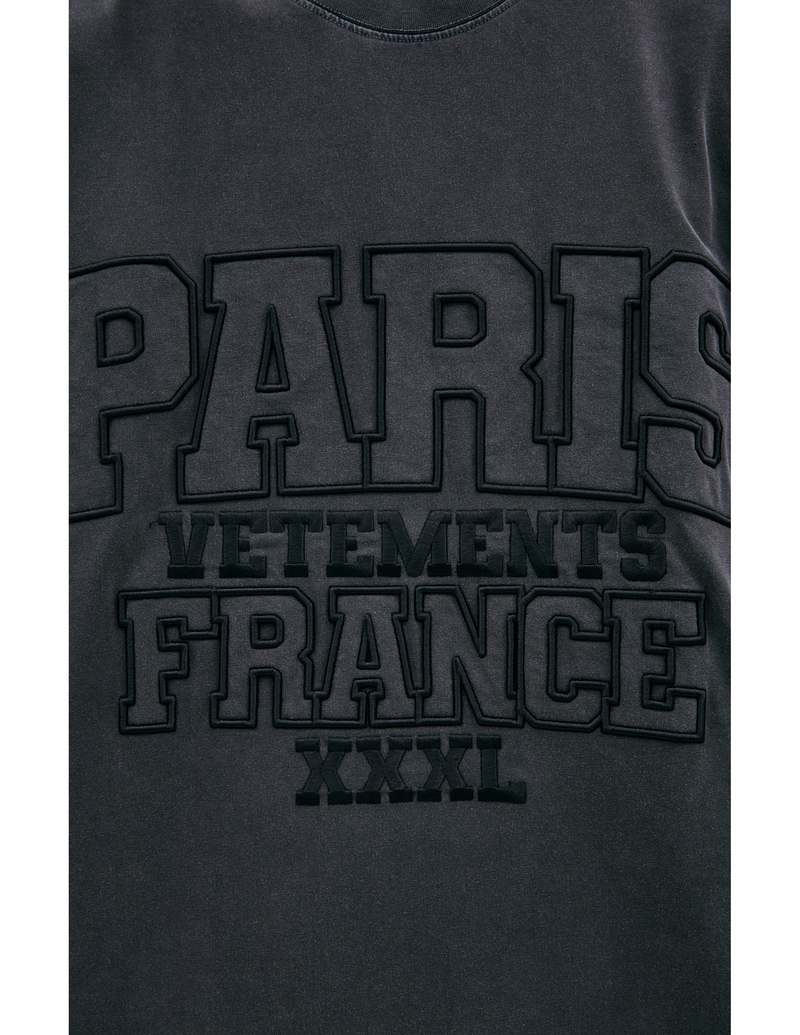 新品 VETEMENTS Paris Logo T-Shirt S Vetements Paris Logo T-Shirt in Black Vetements