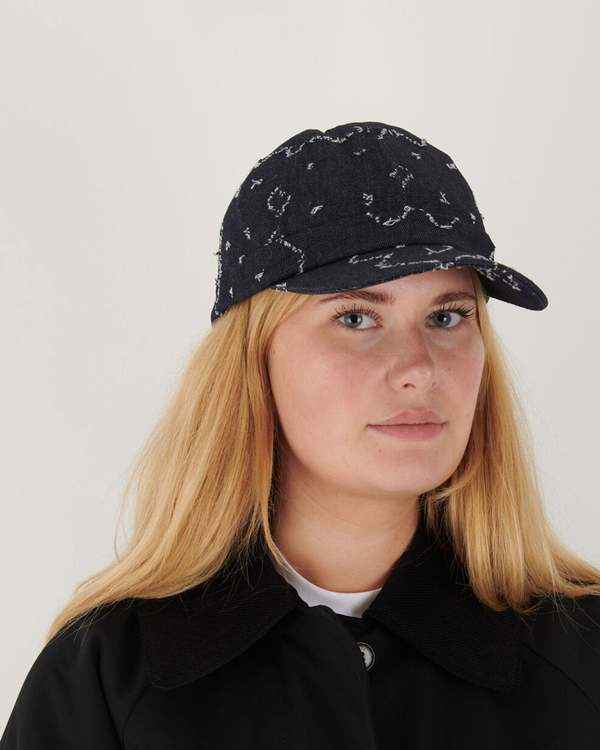 Henrik Vibskov │ Sausage Cap in Grey Outline Fingers – Henrik