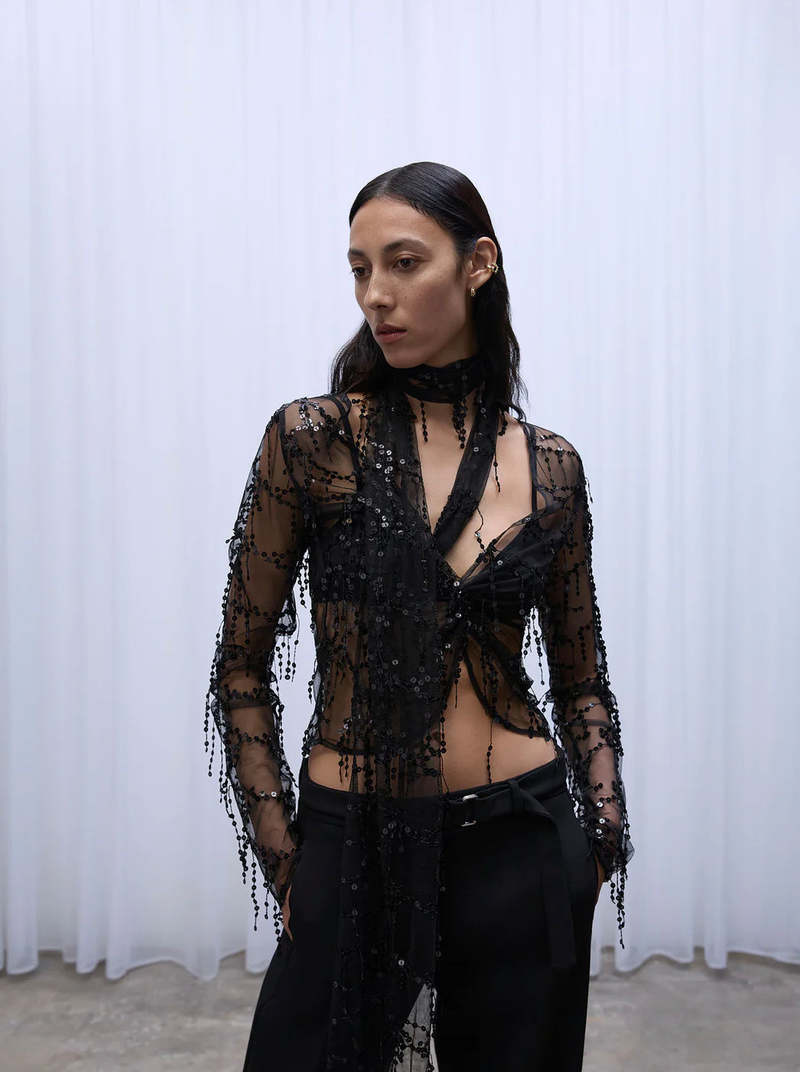 frangant tops 黒 Fringe Satin Cape Top - Black | CO