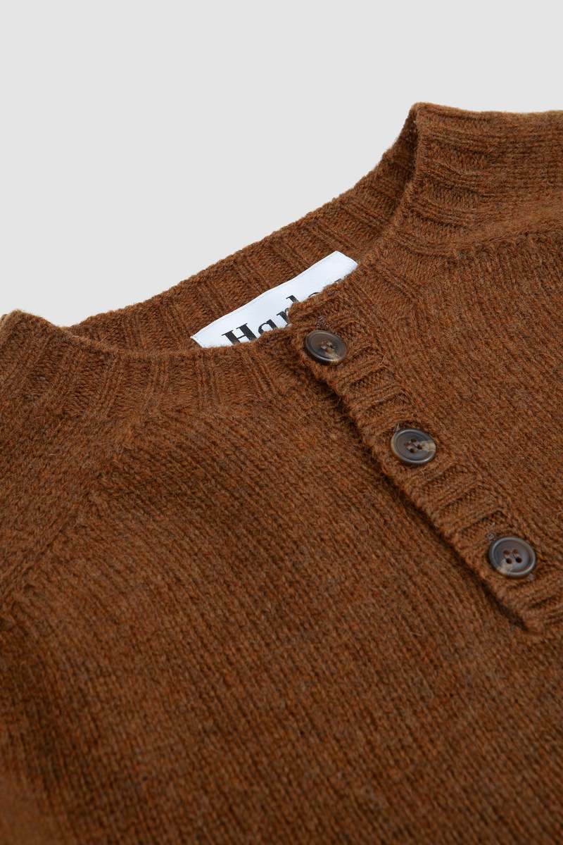 Harley of Scotland Henley Neck Closure Crew Sweater - Pecan