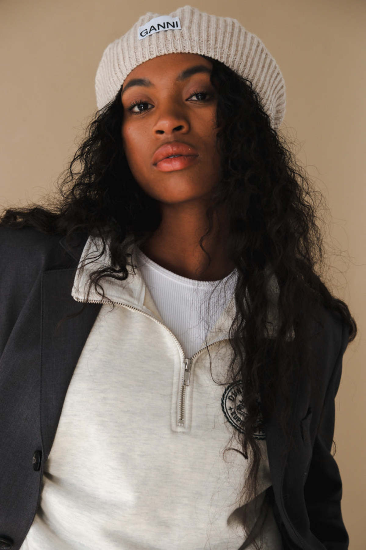 帽子 GANNI Rib Beanie \"BRAZILIAN SAND\" Brazilian Sand Sand Fitted Wool Rib Knit Beanie | GANNI US