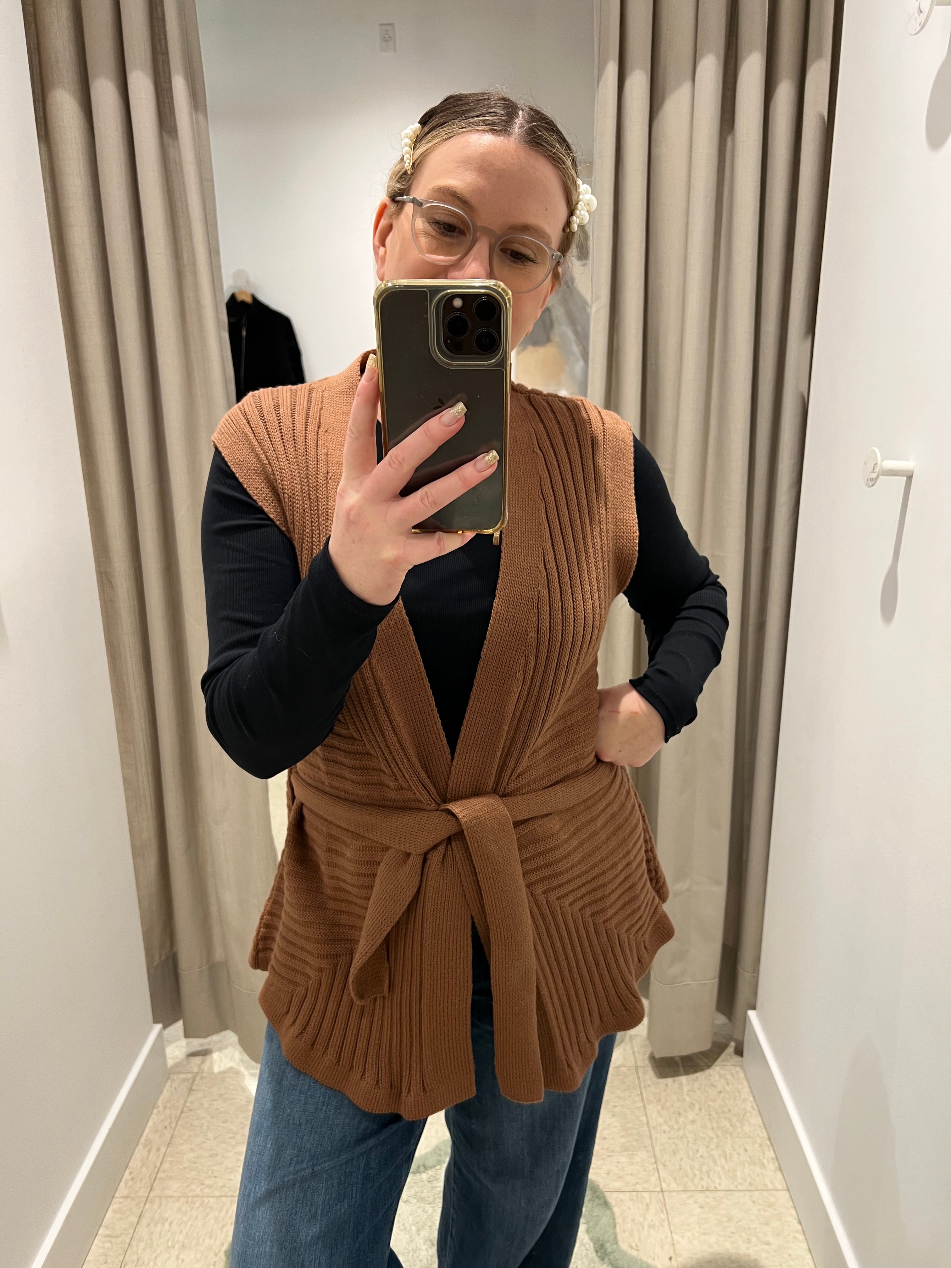 Atelier Delphine Sleevless Cardigan Brown