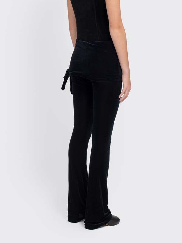 【OPEN YY】24FW VELVET SKIRT LAYERED LEGGINGS (BLACK) OPEN YY Velvet Skirt Layered Leggings (Black) – CNCPTS